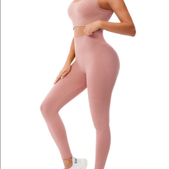 `Ōkole Scrunch Butt Legging - Picture 2 of 3